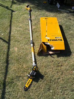 DEWALT
20V MAX 8in. Brushless Cordless Battery Powered Pole Saw (Tool Only)
