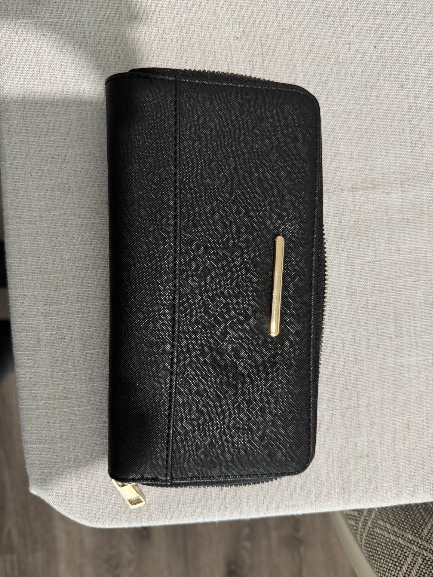 Black Zipper Wallet