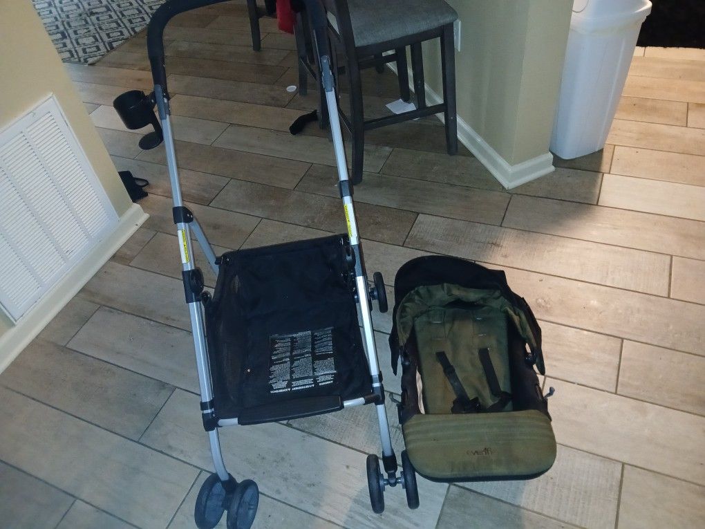 Evenflo Stroller & Baby Bathpad