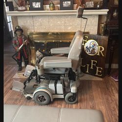 Hoveround MPV-5 mobility chair in excellent condition