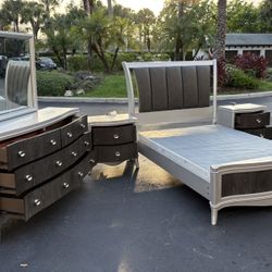 Beautiful Bedroom Set Queen Size Solid Wood Silver And Dark Brown Color In EXCELLENT Condition