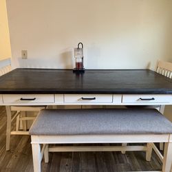 Dinning room table