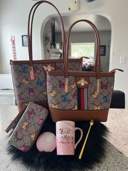 Beautiful mothers day purse set