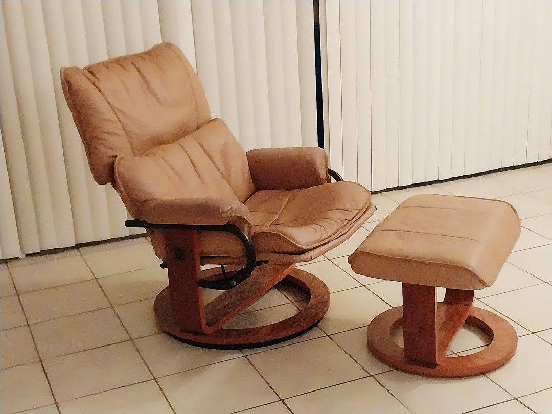 Eames Swedish  Lounge Chair Like New