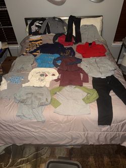 Old navy boys 5T/5 fall/winter clothes 19 pieces. Some have light stains