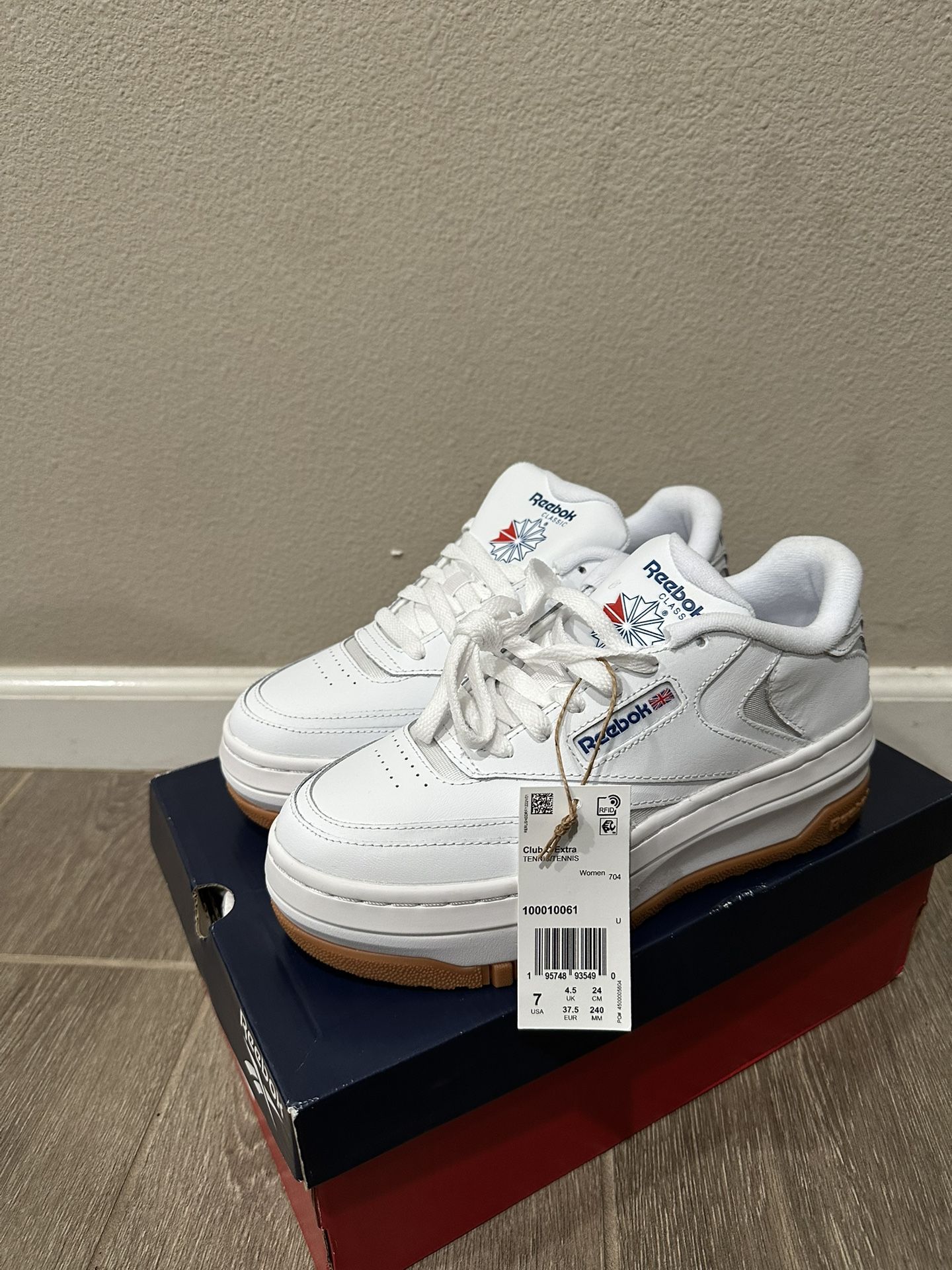 <NIB> Reebok Women's Club C Extra Sneaker Size:7