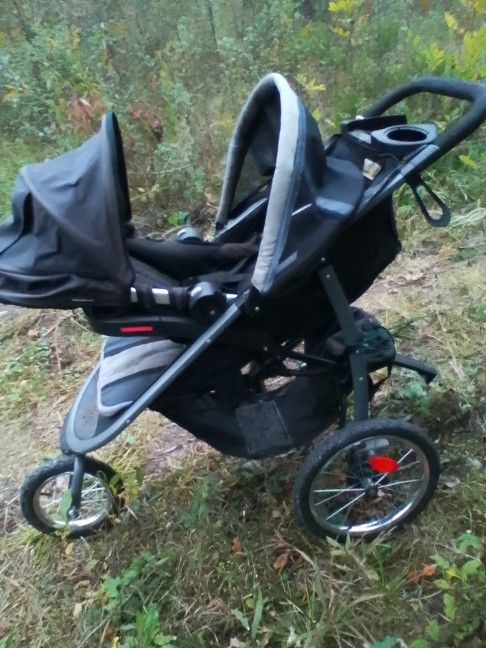RUNNING STROLLER!!! GRACO ( LIKE NEW!)