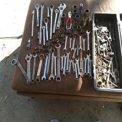 Mechanic  Tools Around 80 Pieces