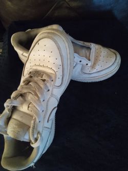 Nike air shoes sizes 6y