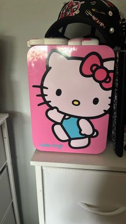 Hello Kitty Mini Fridge – Adorable & Functional!  