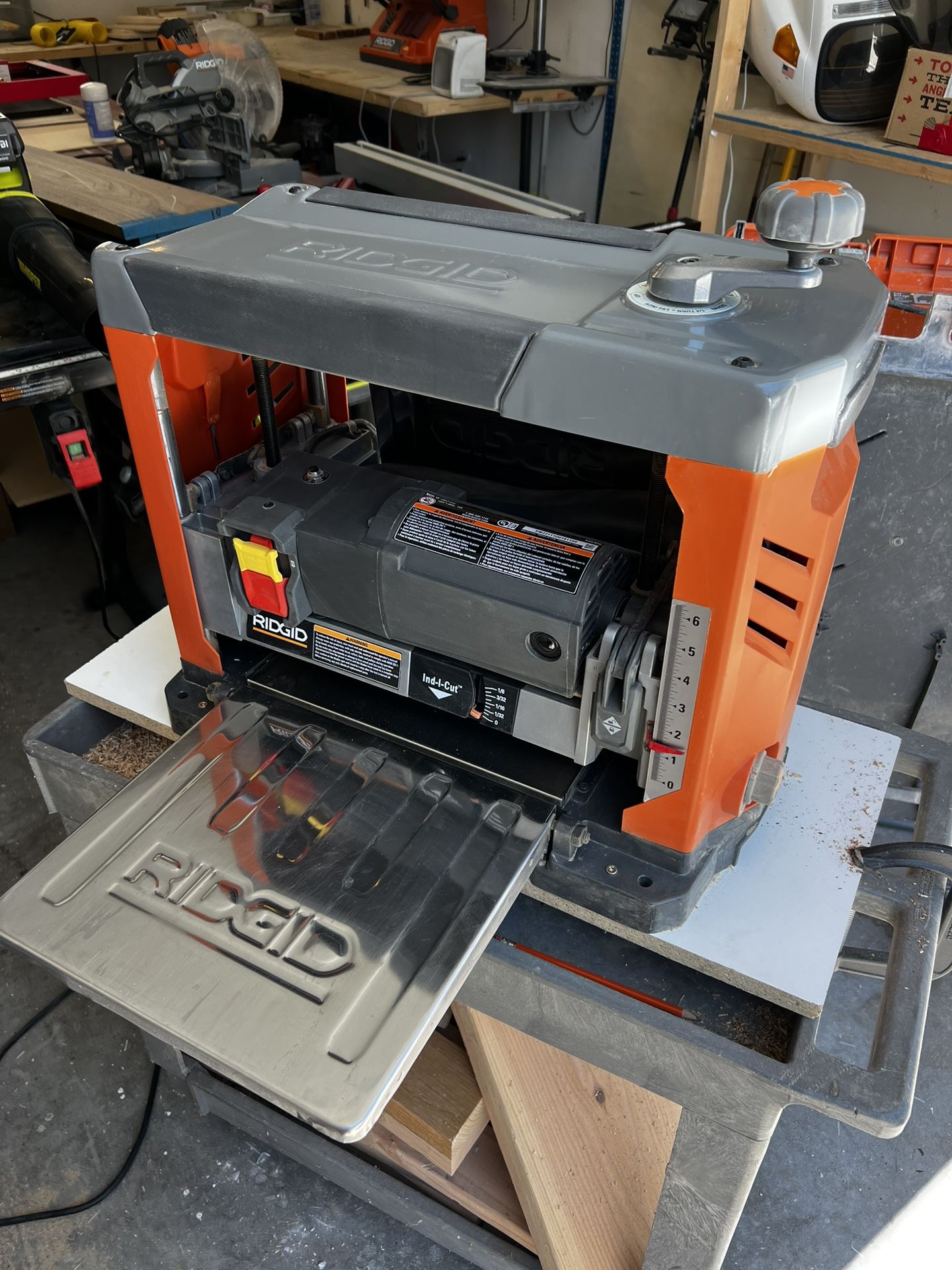 Ridgid 13.5 Inch Planer
