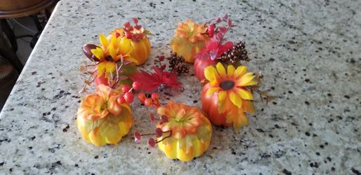 Small Pumpkins with DECORATIONS