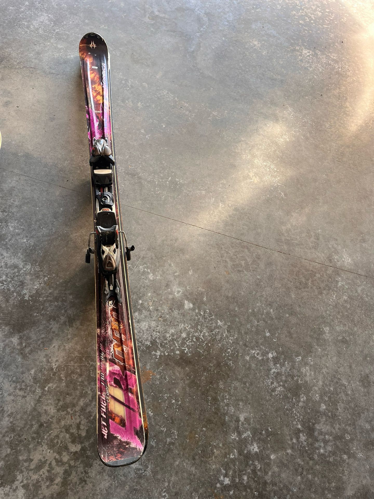 Downhill skis 170s