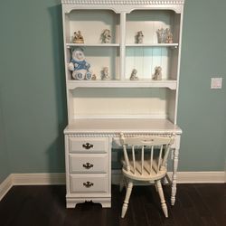 Bedroom Set By Bassett