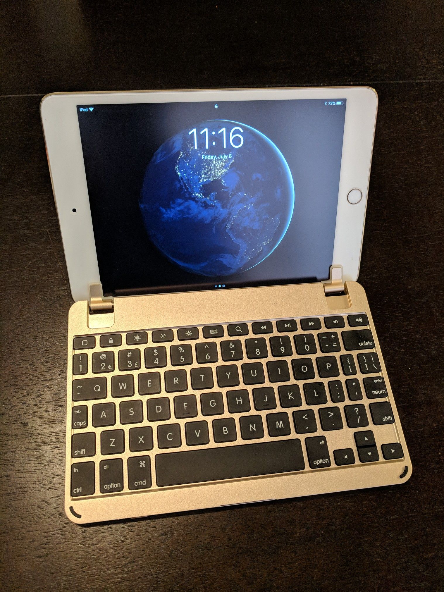 Apple iPad Mini 4 16GB Wi-Fi 7.9in Gold + Brydge 7.9 Bluetooth Keyboard Gold