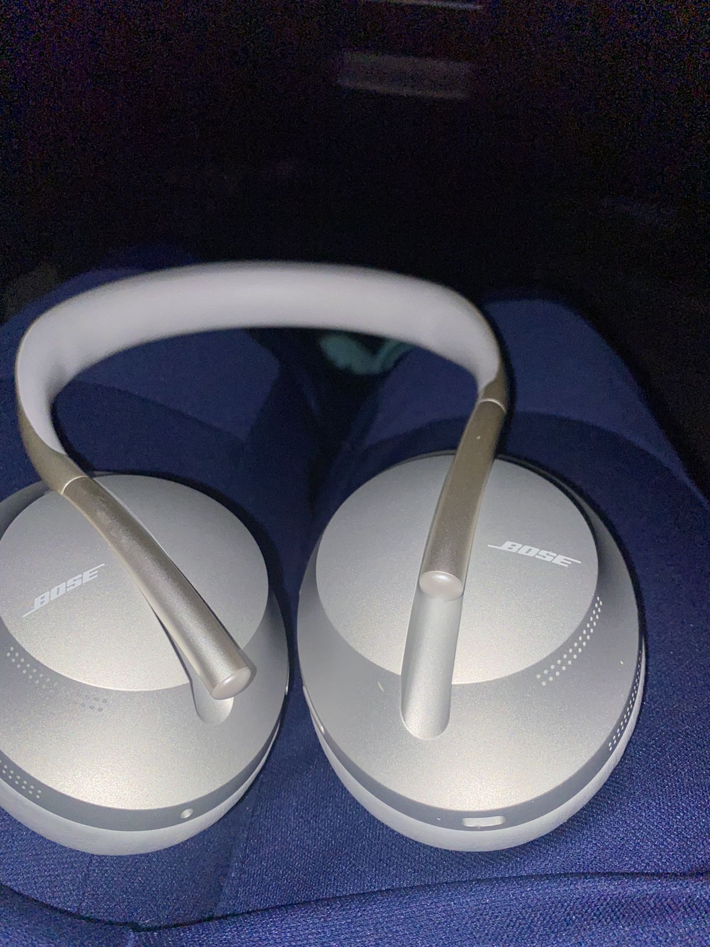 Noice canceling headphones Bose
