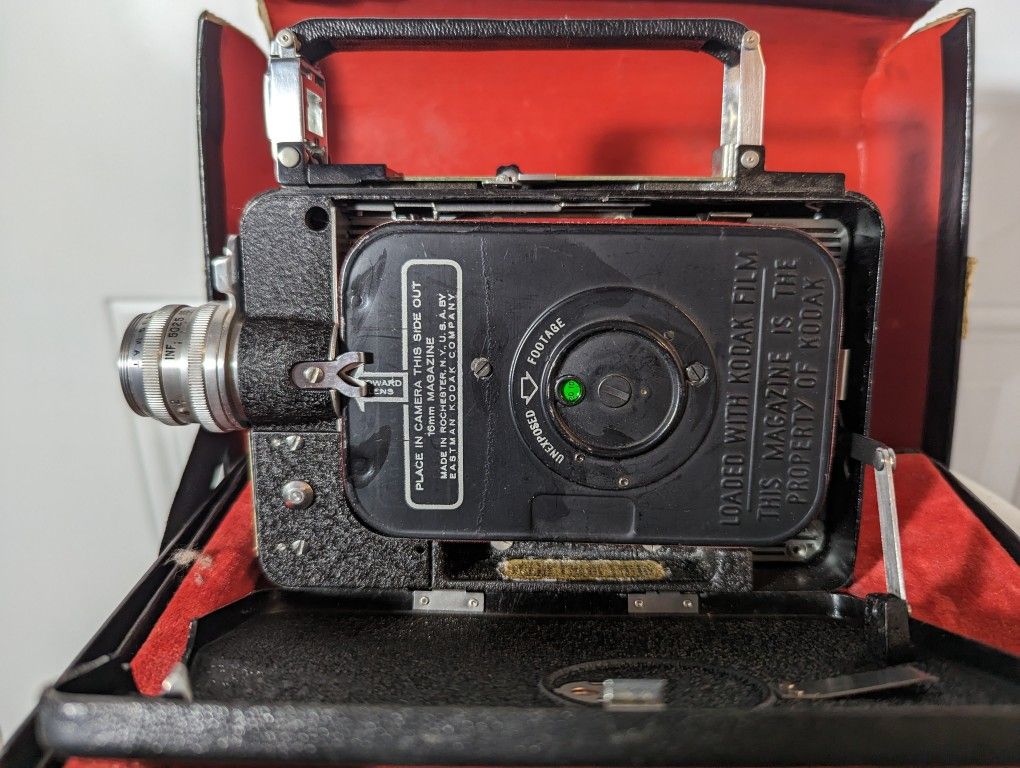 Vintage Rare Cine Kodak Magazine 16mm Movie Camera W/ Original Box