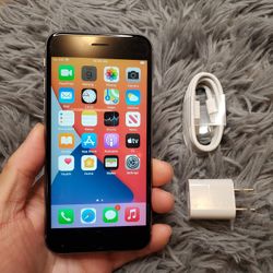 iPhone 6s - UNLOCKED - Like New  