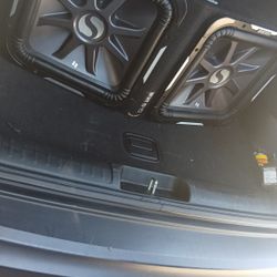 2 15 Inch Square Kickers L7