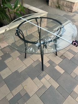 Round glass table no chairs