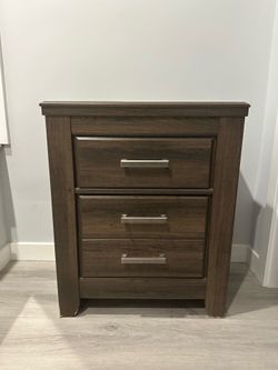 Brown Modern Wood 2-Drawer Nightstand
