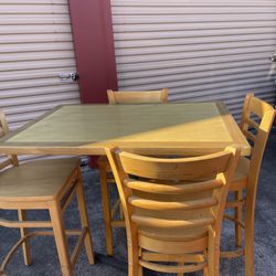 Pub / Bar Table With 6 Chairs 