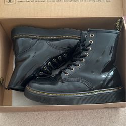 Dr. Martens Airwaves