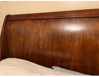 Queen Bedframe REAL WOOD