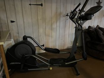 Life Fitness Elliptical
