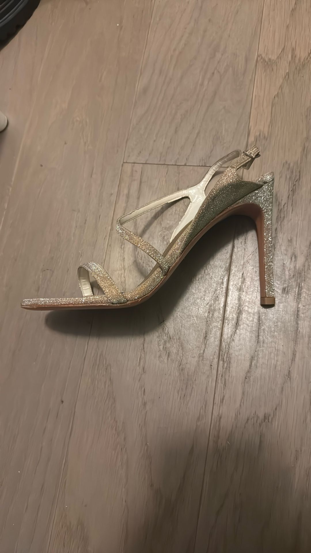 Stuart Weitzman Nudist Metallic Ankle-Strap Sandal, Platinum/Noir 7M