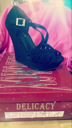 Brand new size 5 wedges