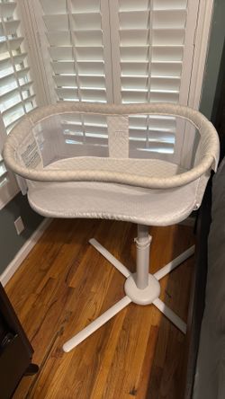 Halo Swivel Bassinet