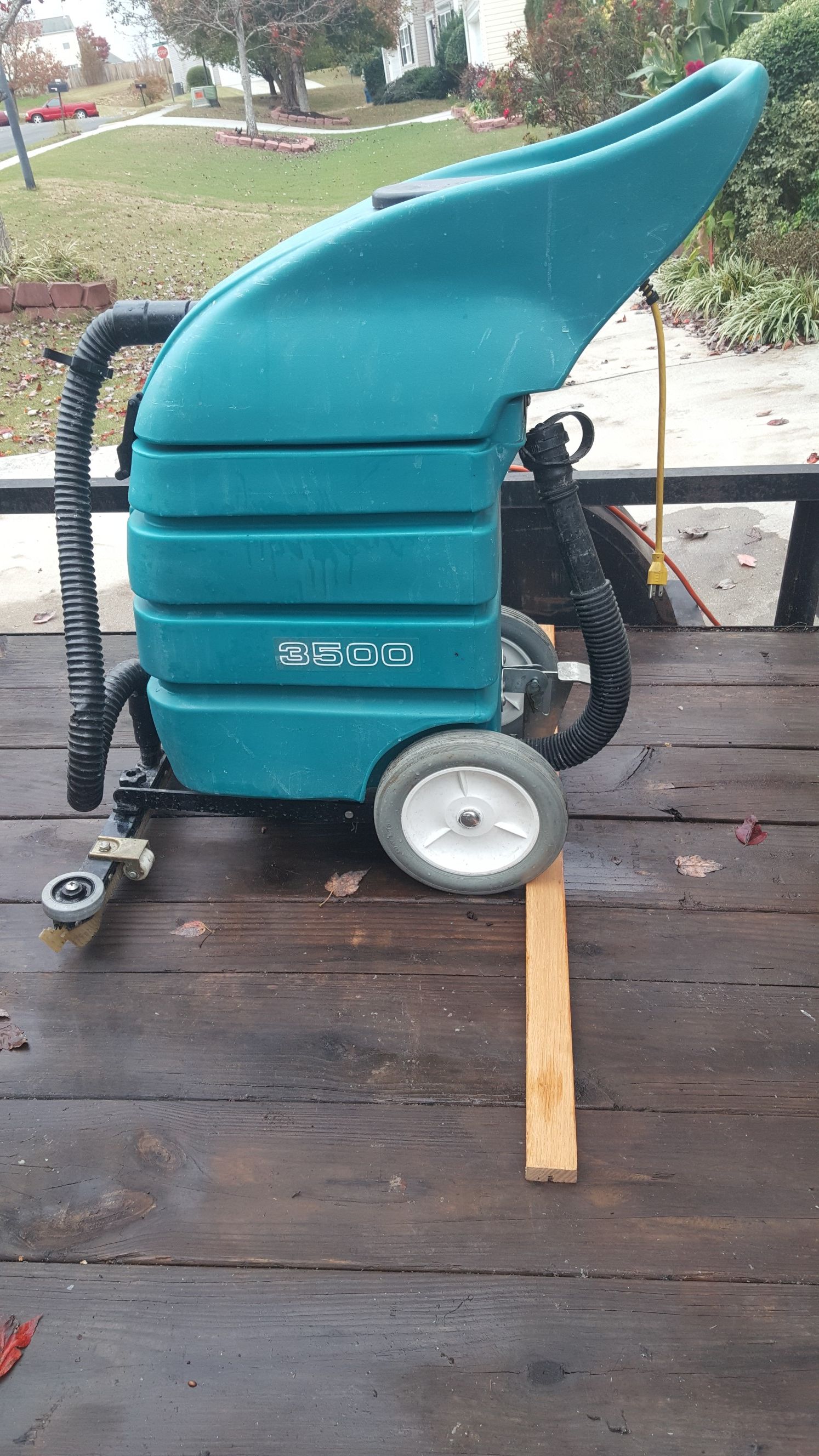 Tennant 3500 Wet / Dry Vacuum cleaner for Sale in Lawrenceville, GA