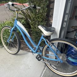 Giant “Simple” Cruiser Bike – Classic Style – Needs Minor TLC