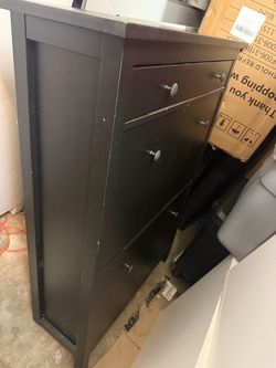 Shoe cabinet