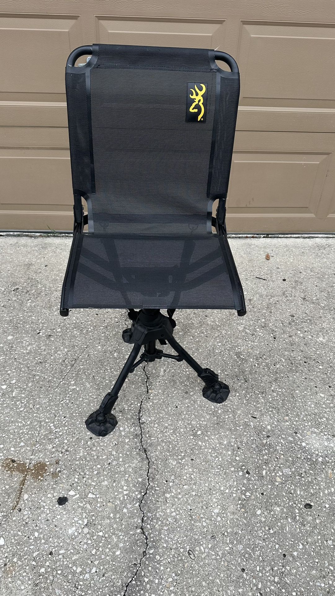 Browning Camping Huntsman Chair Deer Game Hunting chair Color: Charcoal, Size: One Size, Width: 18 in Mission By Mathew’s Craze Bow With Arrows & Bag