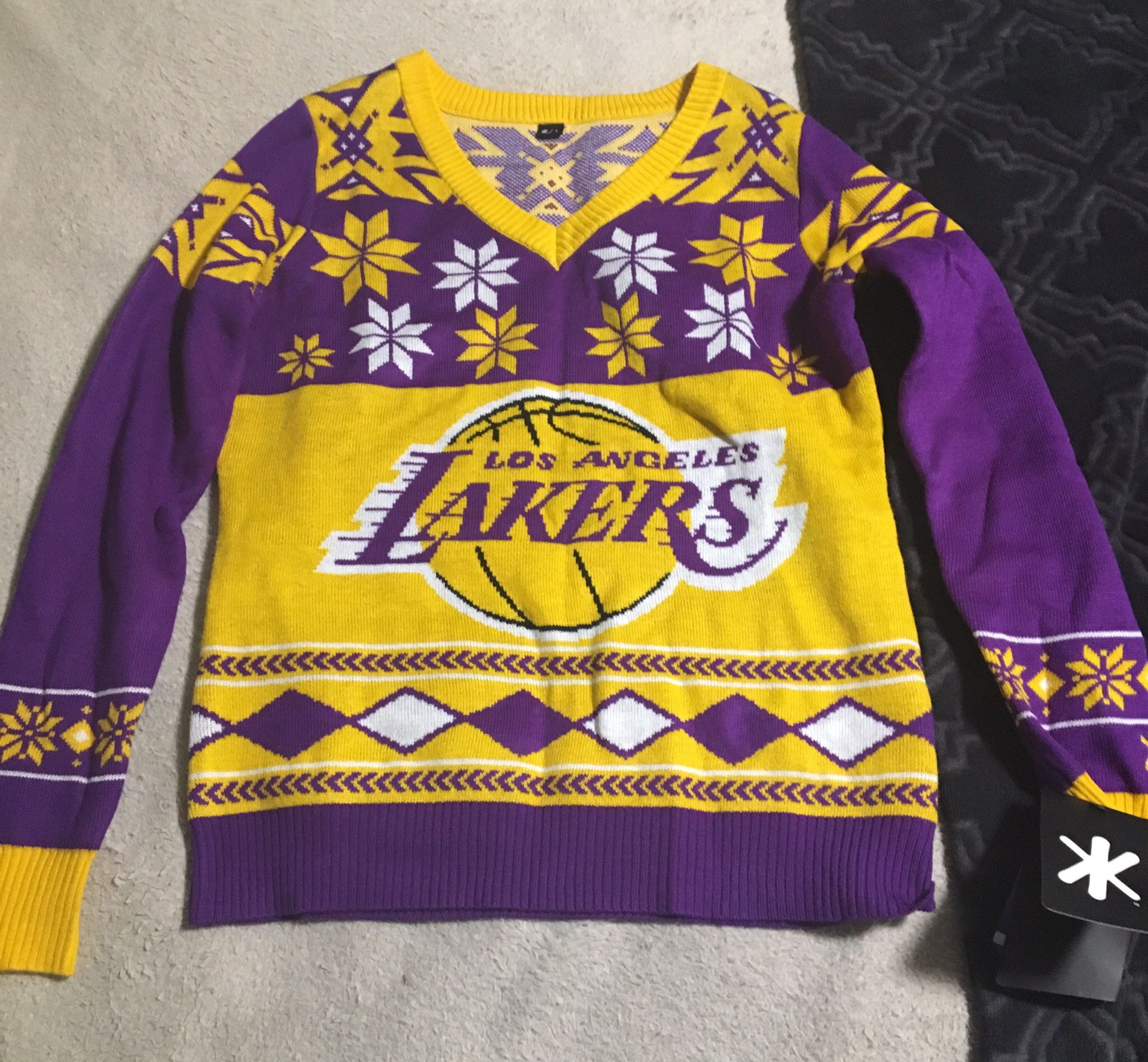 Women’s Lakers Christmas Sweater (Large)
