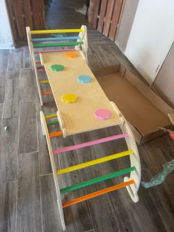 Triangle climbing toy