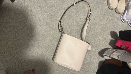 Coach bucket tote