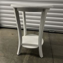 American Heritage Round End Table Side Table