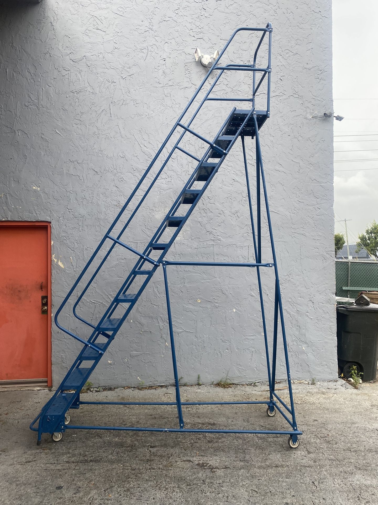 12 Step Heavy Duty Rolling Ladder 