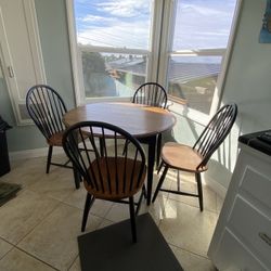 Vintage Ethan Allen Maple Dining Table with 4 Windsor Spindle Chairs