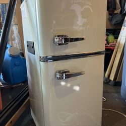 Mini Fridge