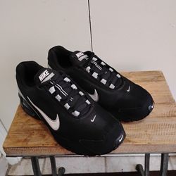 Mens Nike Air Max Torch 3 Black & White Shoes Size (8) Located In Reedley 