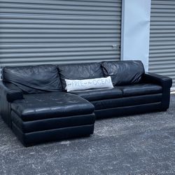 Like New Genuine Leather Black Sectional Couch/Sofa + FREE DELIVERY🚛
