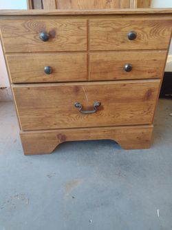 Nightstand/Small Dresser