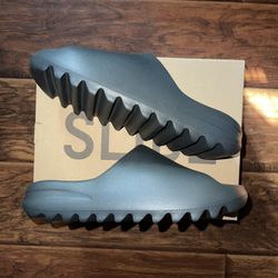 Yeezy Slide