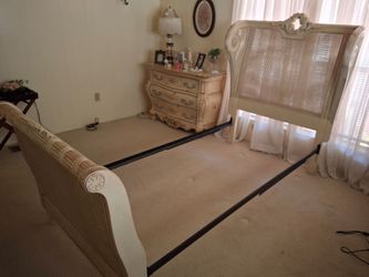 Beautiful shabby chic twin sleigh bed frame.