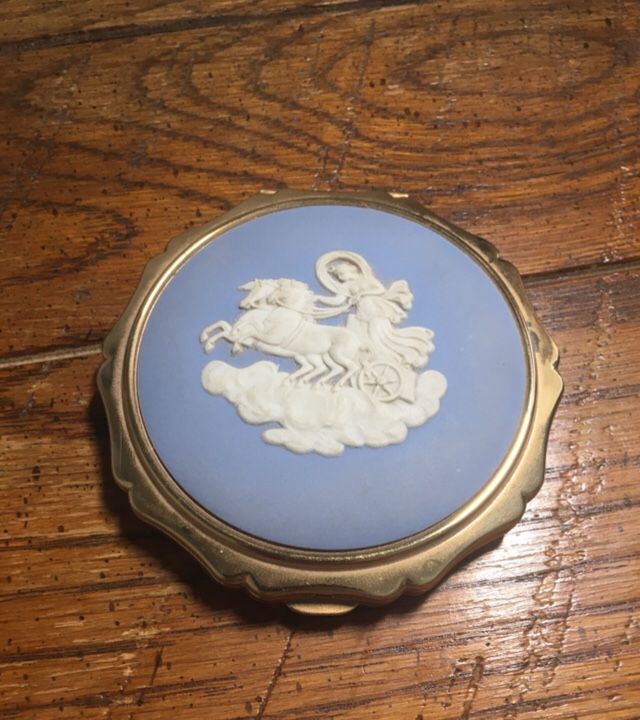 Brooch Wedgwood Made In England Compact With Mirror