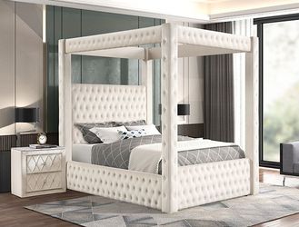 QUEEN CANOPY BED NEW 